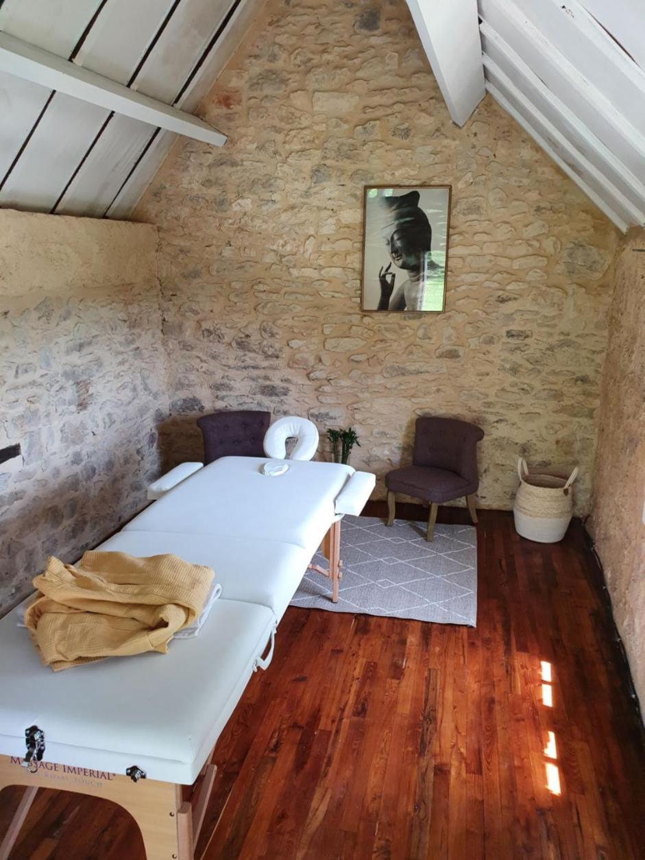 Les Pierres Lotoises - Chambre Dhotes Le Pigeonnier Reilhaguet Exteriör bild